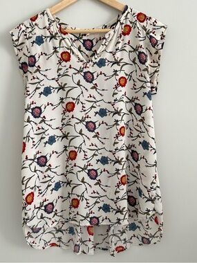 Pleione V Neck Pleated Back Cap Sleeve Floral Blouse Small